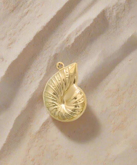 Golden Curl Shell Charm